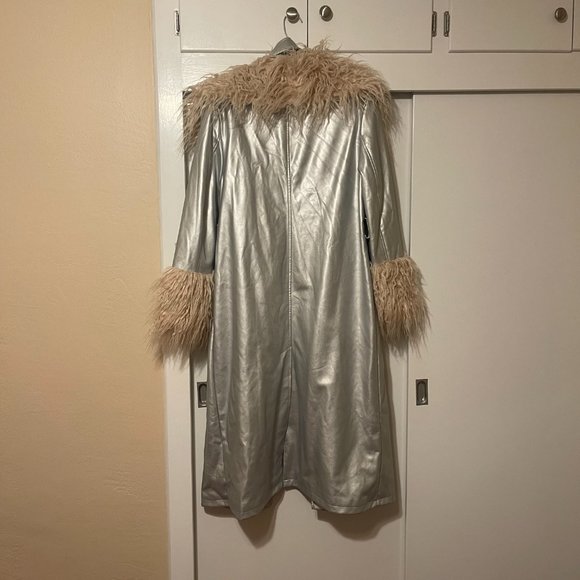 Nasty Gal Silver Faux Shearling Fur Collar Trench Coat : Size US 10 - Picture 5 of 6